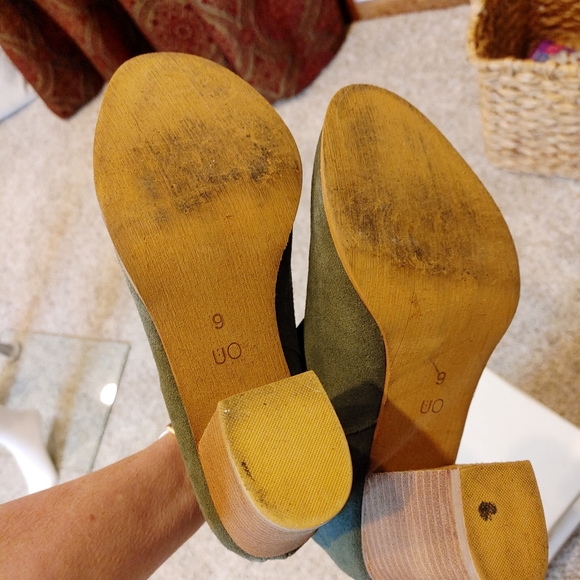 URBAN OUTFITTERS SHORT SUEDE BOOT, MOSS 9 - Picture 8 of 14